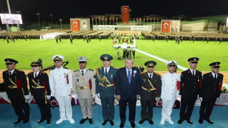 Türkiyədə üç azərbaycanlı zabit rütbəsi alıb - FOTO