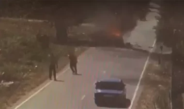 Sürücünün yanıb öldüyü qəzanın VİDEOsu