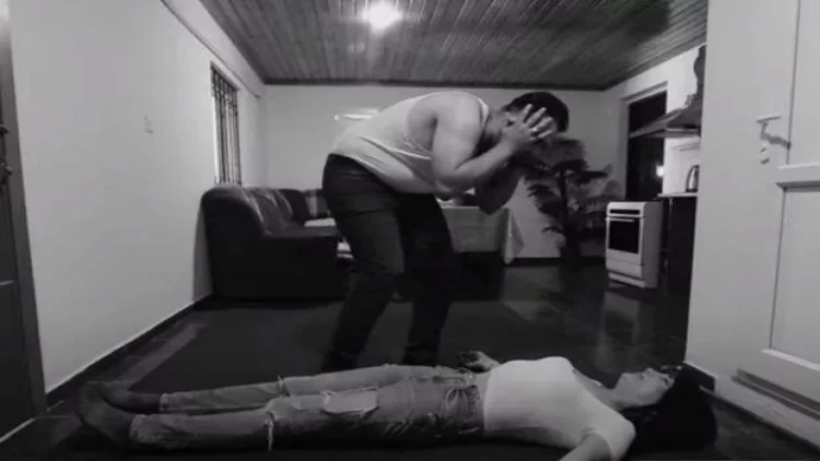 Nata bilib evə çağırdığı qadın kişi çıxdı, bıçaqlayaraq öldürdü - ŞOK TƏFƏRRÜAT