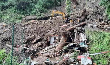 Aramsız yağışlar 72 nəfərin həyatına son qoydu