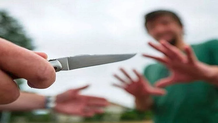 TÜKÜRPƏDƏN HADİSƏ: Qadın onu zorlamaq istəyən ərinin cinsi orqanını kəsdi