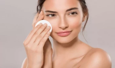 Dərinizi yaşıl çay və nar suyu ilə canlandırın