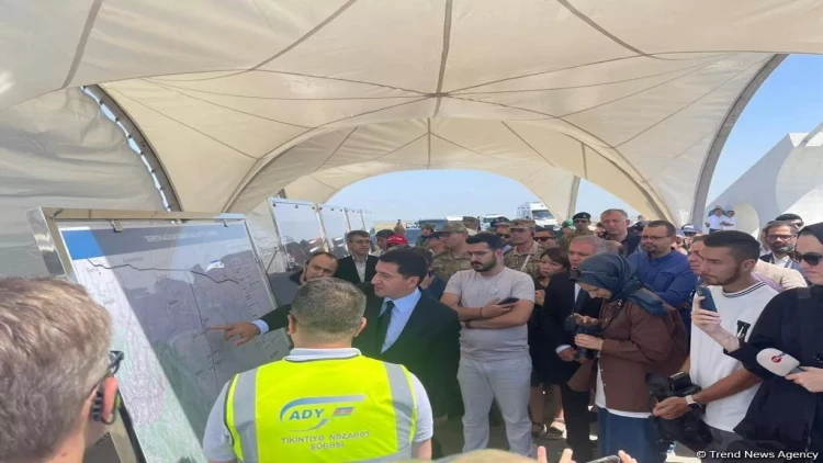 Azərbaycan Qarabağdakı ermənilərin reinteqrasiyası üçün divarlar deyil, yollar çəkir - Hikmət Hacıyev