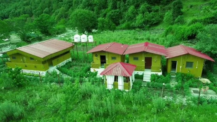 Şəkidə məşhur istirahət mərkəzində yanğın olub - VİDEO