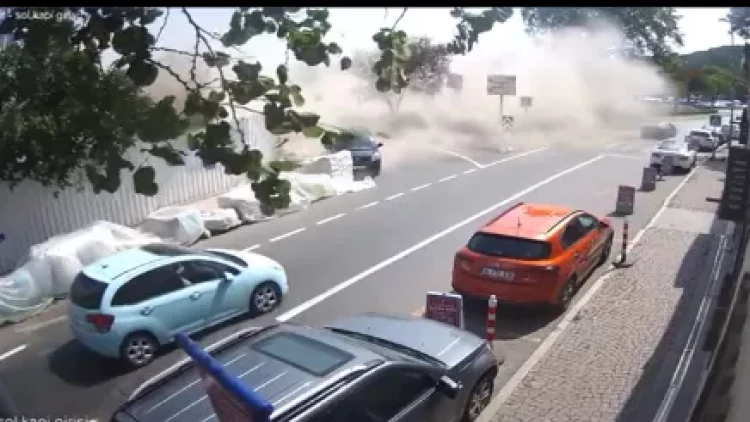 Türkiyədə təmir işləri zamanı bina uçub, ölən var