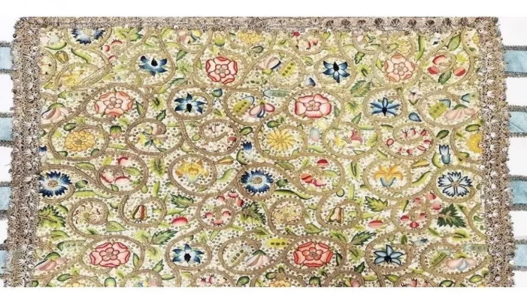 Birinci Elizabetə aid “İncil”in örtüyü rekord məbləğə satıldı