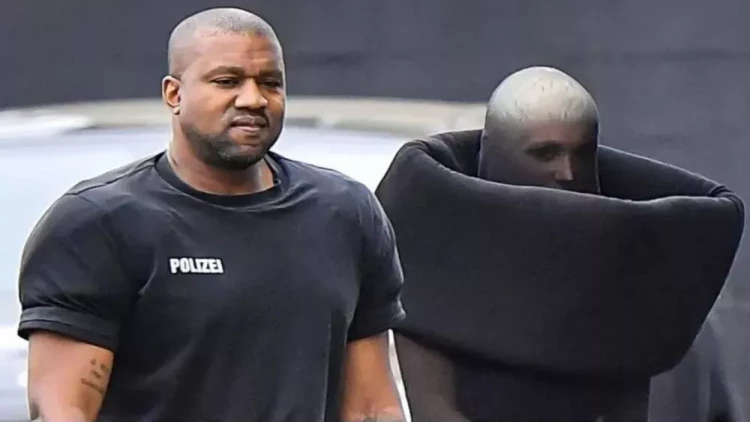 Kanye Uestin xanımı bu dəfə başına corab keçirib gəzdi - FOTO