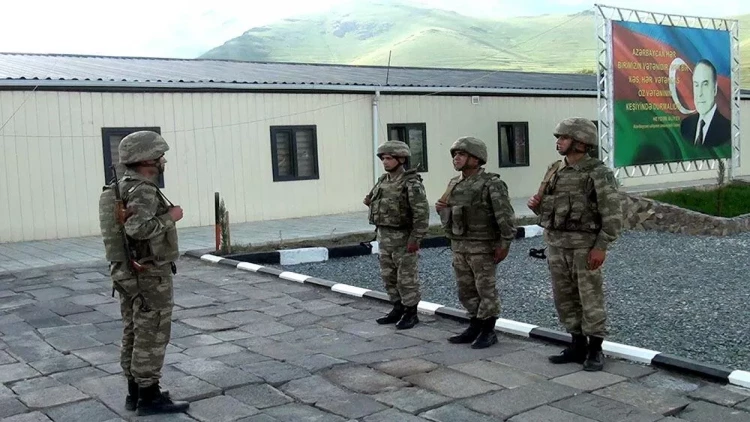 Azad edilmiş ərazilərdə xidməti-döyüş fəaliyyəti yüksək səviyyədə təşkil olunur - VİDEO