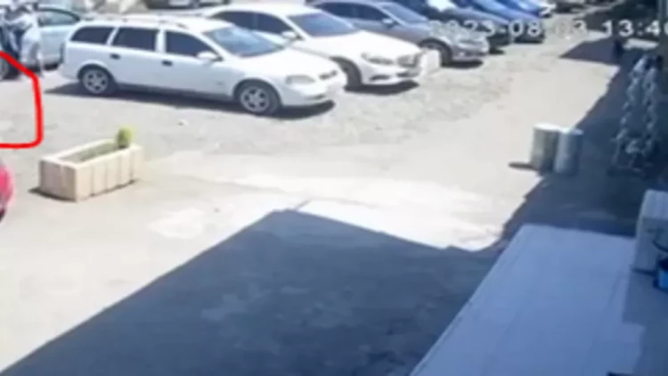 Azərbaycanlı iş adamına hücum anının görüntüləri - Başından vuruldu - VİDEO