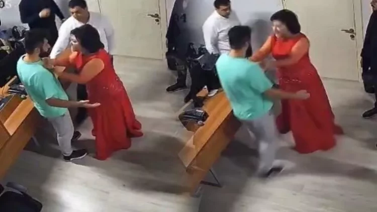 Aşıq Telli ARB-nin əməkdaşına hücum etdi