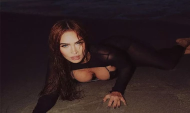 Meqan Foks cazibədar görüntüsü ilə 