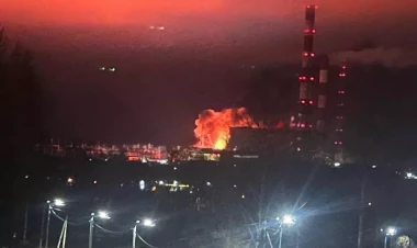 Rusiyanın nəhəng elektrik stansiyası vuruldu - VİDEO