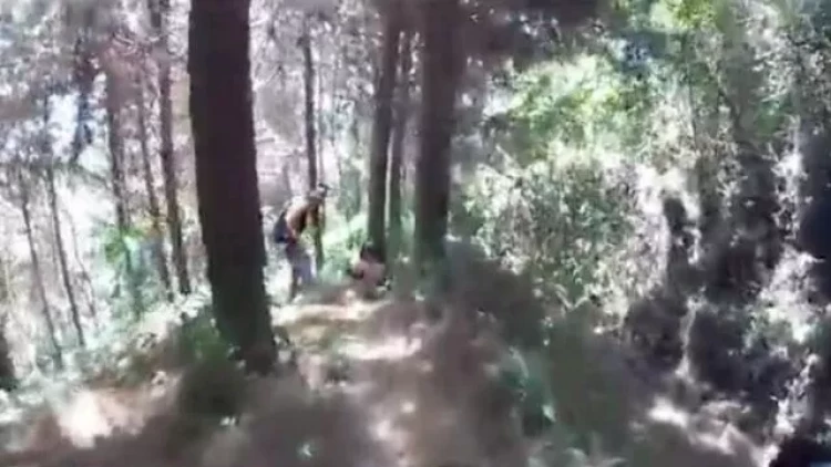 Eşq yaşamaq üçün gizlin yer tapan cütlük bütün dünyada rüsvay oldu - FOTO