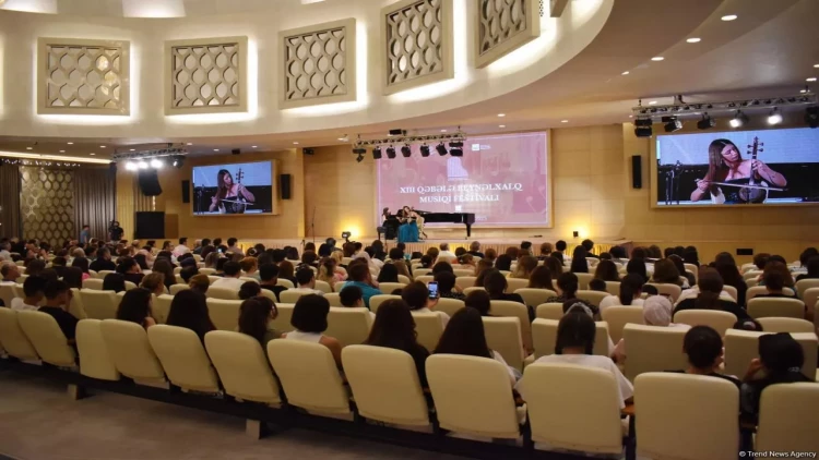 Qəbələ Beynəlxalq Musiqi Festivalı çərçivəsində “Gənclərə dəstək” layihəsinin iştirakçılarının konserti olub - FOTO