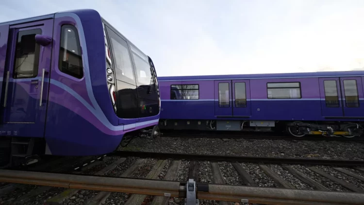 Xəttə 15 yeni vaqon buraxıldı