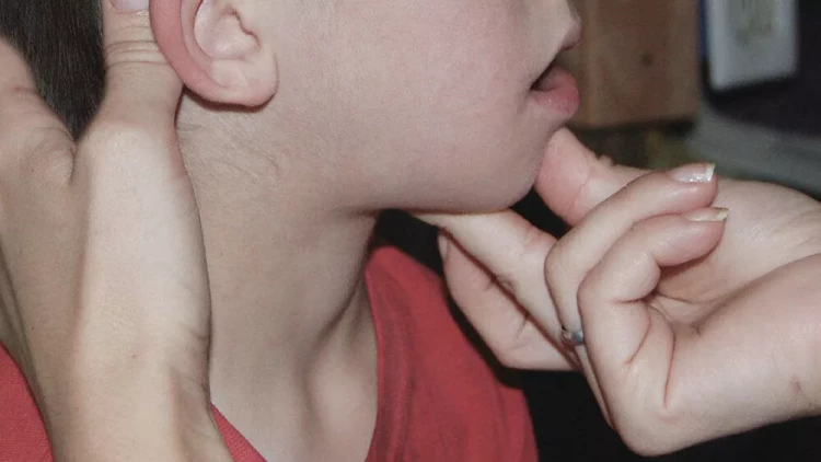 Sumqayıtda çöpçü belə ifşa olundu - Ağzında gizlətdiyi nə idi? - VİDEO - FOTO