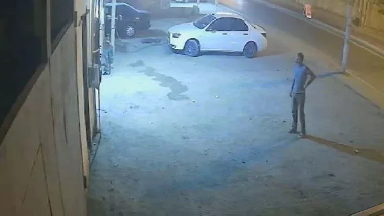 Bakıda oğurluq hadisəsi anbaan görüntüləndi - VİDEO