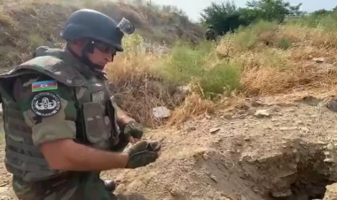 Bakının əsas prospektlərindən birində qumbara tapıldı - VİDEO - FOTO