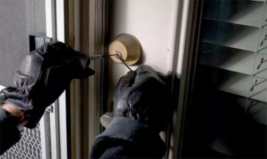 Evindən oğurluq edilən nazirin özünü həbs etdilər - FOTO