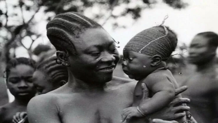 Onlar uşaqlarına zülm edirlər - Yadplanetlilərlə qohum olan sirli uzunbaşlar - FOTO