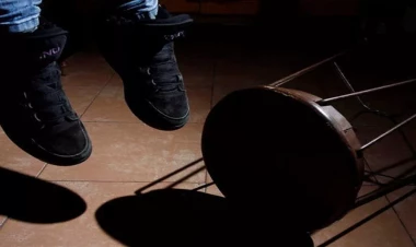 18 yaşlı gənc atasına dəhşət yaşatdı – Asılmış meyitini tapdı