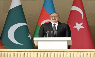 İlham Əliyev: Pakistan hərbçilərinin paradda iştirakı Azərbaycan, Türkiyə, Pakistan xalqlarının, ordularının birliyinin təzahürüdür
