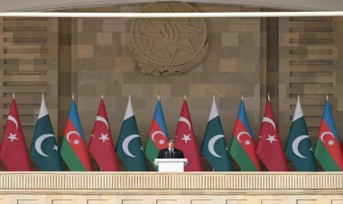Pakistanın Baş naziri: Bu gün burada böyük vətənpərvərlik eşqi ilə möhtəşəm hadisəni qeyd edən güclü Azərbaycan xalqını görürəm