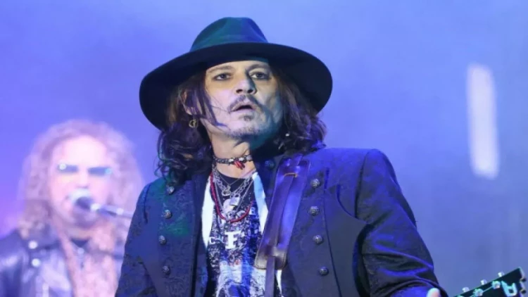 Conni Depp narkotikdən komaya düşdü