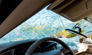 Cəlilabadda mikroavtobusla minik maşını toqquşdu - xəsarət alanlar var