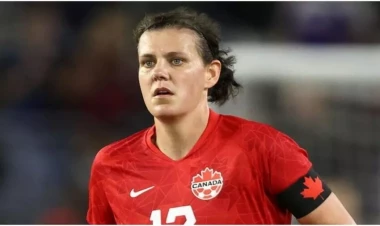 Yeddi dünya çempionatında iştirak edən qadın futbolçu tarixə düşdü