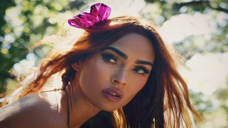 Hollivud ulduzundan çimərlik geyimində meşədə FOTOSESSİYA