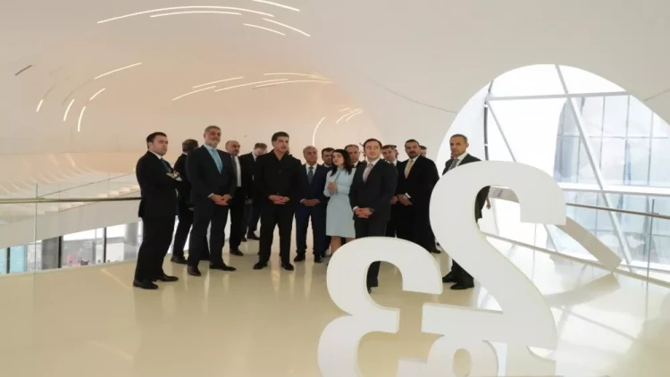 Bərzani Heydər Əliyev Mərkəzi ilə tanış olub - FOTO