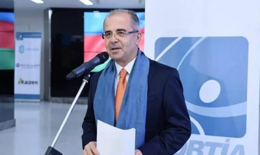 Akademiya rektorun 440 min manatlıq 