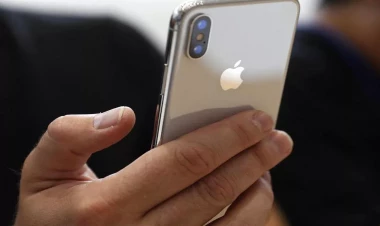 Rusiyada nazirlik əməkdaşlarına “iPhone”lardan istifadə qadağan olundu