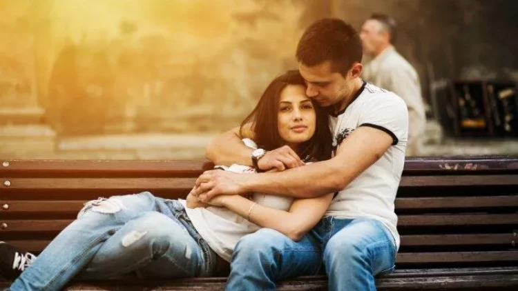 Səhər evinə gələn kişi arvadını başqası ilə tutdu: 