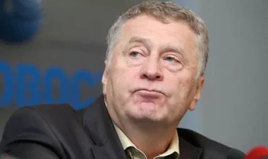 Jirinovskinin 1998 çıxışı: Ukrayna bizə arxa çevirsə... - VİDEO