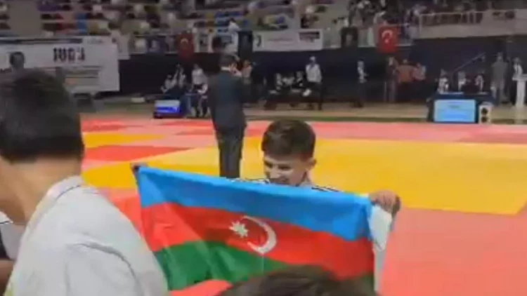 10 yaşlı cüdoçumuz erməni rəqibini 6 saniyəyə MƏĞLUB ETDİ - VİDEO