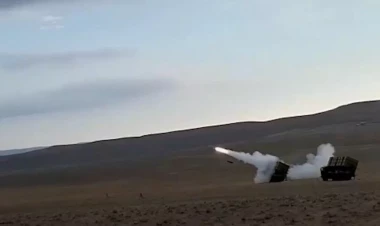 Tovuz döyüşlərində düşmənin mövqeləri “Harop” PUA-ları ilə belə dağıdılıb - YENİ GÖRÜNTÜLƏR - VİDEO