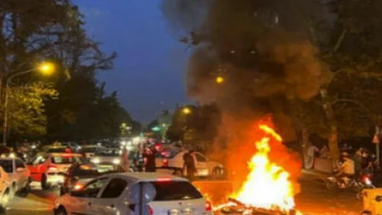 Qərbi Azərbaycan əyalətində əhali ayağa qalxdı:  Tonqallar qalandı, yollar bağlandı - VİDEO