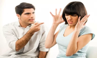 Boşanmaq istəyən arvadını gecə güddü, yataq otağına girdi: 