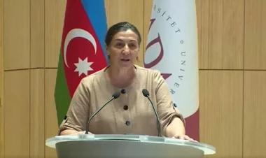 İmtahanda 59 bal toplayan şəhid anasının çıxışı maraqla qarşılandı - VİDEO