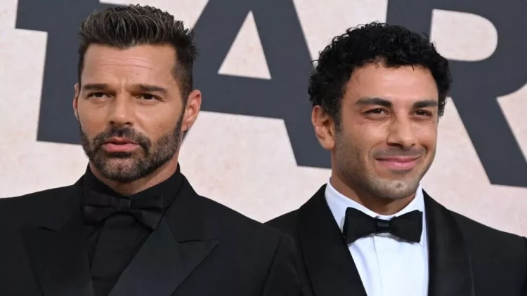 Riki Martin anası erməni olan həmcinsindən boşanır