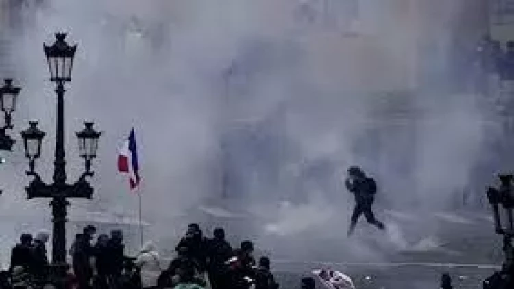 Fransa demokratiya ölkəsi deyil -  Parlament sədri