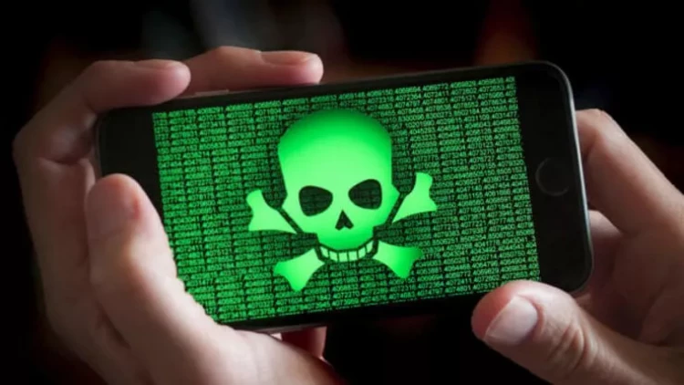 Telefonda hansı faylları saxlamaq təhlükəlidir?