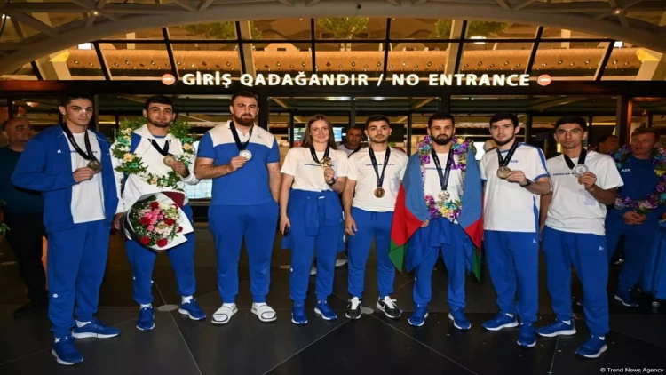 III Avropa Oyunlarında iştirak etmiş Azərbaycan idmançıları Vətənə qayıdıb - FOTO