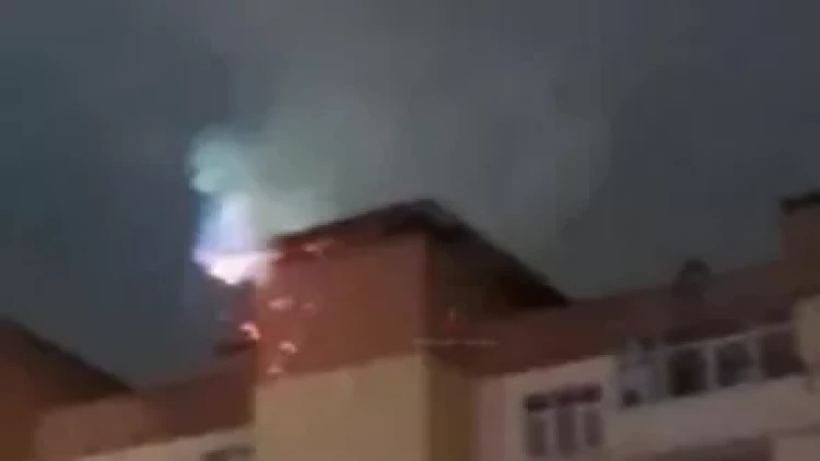 Hövsanda bina yandı - VİDEO