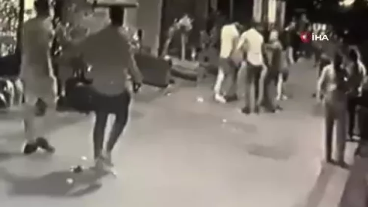 Sevgilisinə baxan oğlanı doğradı - VİDEO