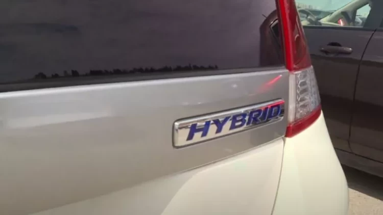 Hibrid avtomobillər Azərbaycanda niyə özünü doğrultmur? - VİDEO