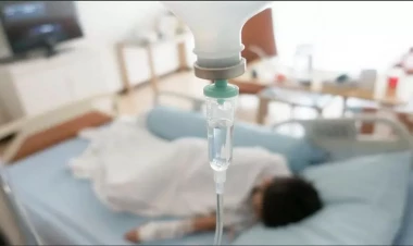 Yol qəzasında azyaşlı ağır xəsarətlər alıb