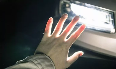 Avtomobillə vurulan piyada ağır xəsarət alıb